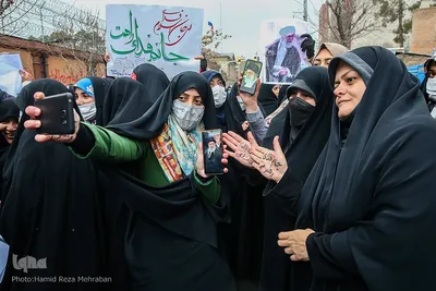 تجمع مردمی دانشجویی مقابل سفارت فرانسه