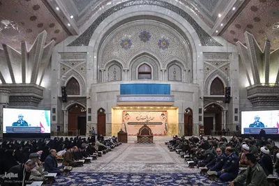 مراسم نثار تاج گل و تجدید بیعت جامعه قرآنی با آرمان‌های امام خمینی(ره) و مقام معظم رهبری