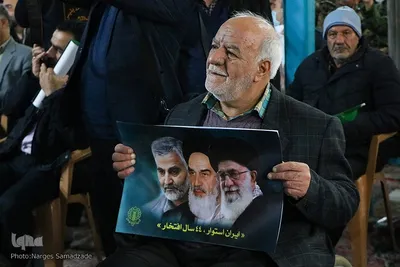 گرامیداشت دهه فجر و سالروز بازگشت امام خمینی(ره) در گلستان شهدا