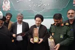 عکس | دیدار مردم رومشکان با نماینده ولی‌فقیه در لرستان