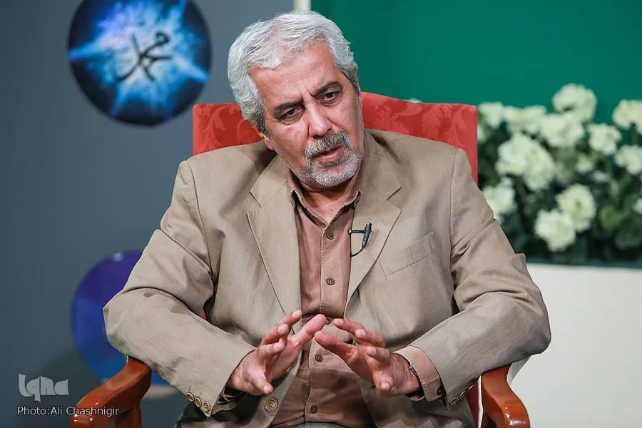 احمدرضا درویش به سوگ مادر نشست