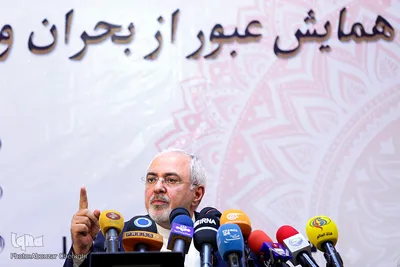 محمد جواد ظریف وزیر امور خارجه در همایش عبور از بحران و توسعه ایران