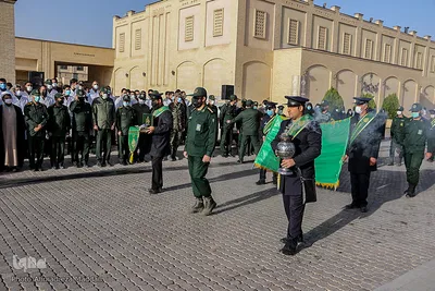 اهتزاز پرچم متبرک به نام امام حسین(ع) در بین‌الحرمین شیراز‎‎