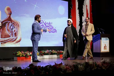 مراسم انتخاب چهره سال هنر انقلاب اسلامی