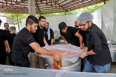 پخت ۷۲ دیگ غذای نذری به‌مناسبت ایام محرم در تبریز‎