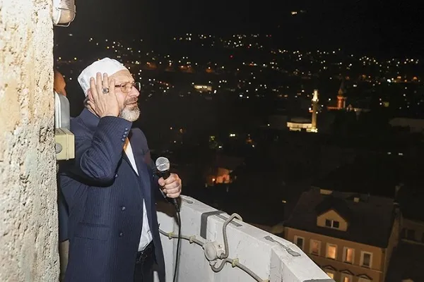 Erbaş, Saraybosna’daki Gazi Hüsrev Bey Camisi'nde ezan okudu
