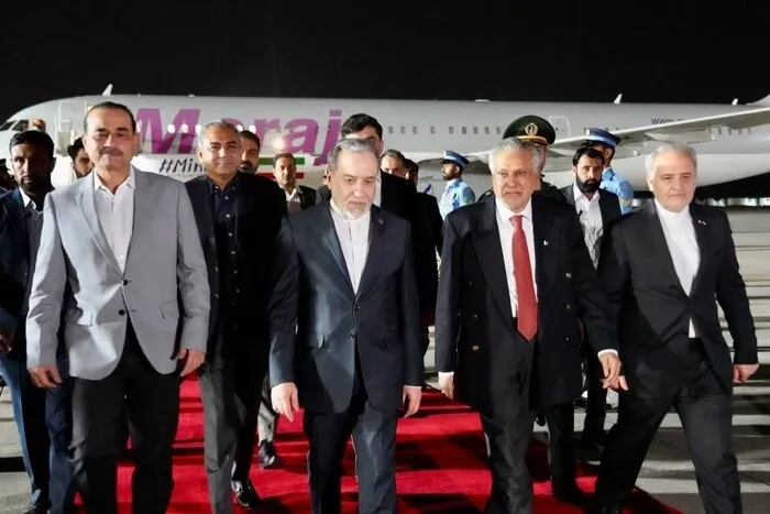 ورود عراقچی به مسقط و بازگشت دوباره به اسلام آباد