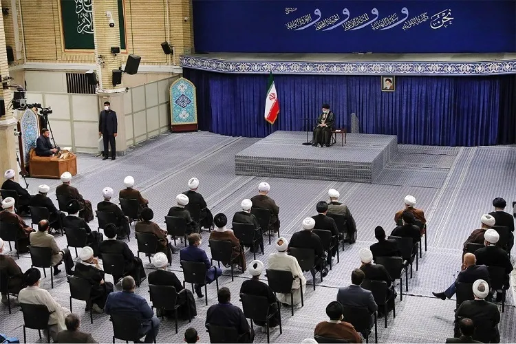  اسلامی ایران له اهل بیت(ع)څخه په الهام سره داستکبار اوۀسری اژدها وشړۀ او پرمختګ ئې وکړ 