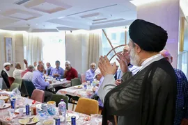 دیدار صمیمی سرپرست حجاج ایرانی با زائران کشورمان درمدینه منوره