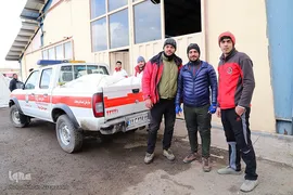 زندگی جاری است