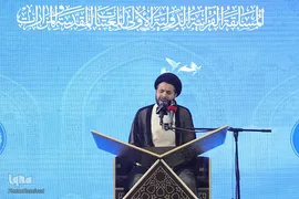 رقابت شرکت کنندگان در روز پایانی مسابقات قرآن کربلا