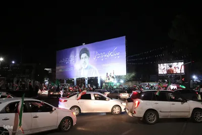بیعت مردم شیراز در نخستین شب سال ۱۴۰۵ با رهبر معظم انقلاب