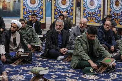 مراسم نثار تاج گل و تجدید بیعت جامعه قرآنی با آرمان‌های امام خمینی(ره) و مقام معظم رهبری
