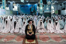 برگزاری نماز جماعت باشکوه دانش آموزی