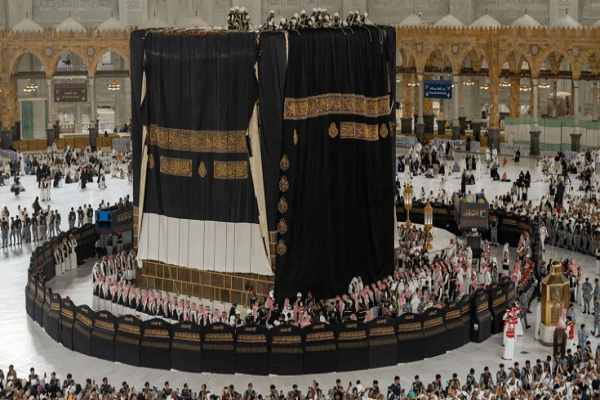 Installation of New Kiswa for Holy Kaaba Takes Place at Mecca Grand Mosque Installation of New Kiswa for Holy Kaaba Takes Place at Mecca Grand Mosque