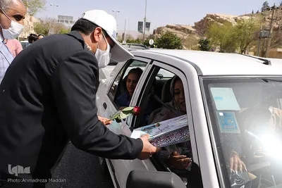 استقبال از مسافران نوروزی در شیراز