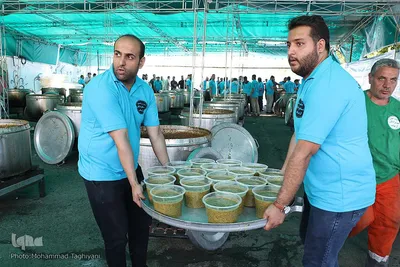 پخت و توزیع بیست تُن آش نذری درکرج