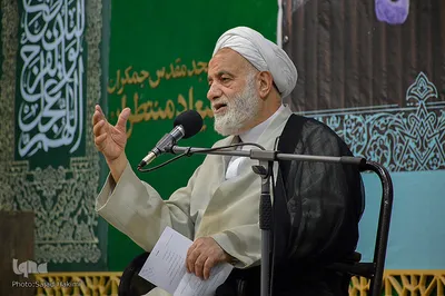 تجدید بیعت طلاب با صاحب الزمان(عج) در مسجد جمکران