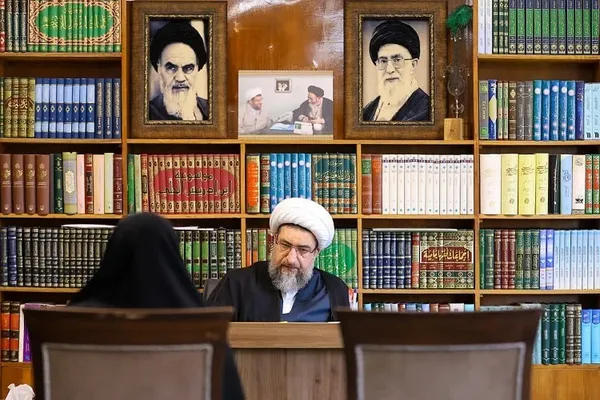دیدار چهره به چهره  اقشار مختلف مردم با امام جمعه تبریز