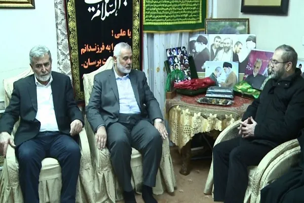 حضور اسماعیل هنیه در منزل سردار سلیمانی
