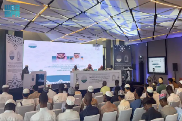 Mga Tagapagsaulo mula sa 53 na mga Bansang Aprikano Lumalahok sa Kompetisyon ng Quran at Sunnah