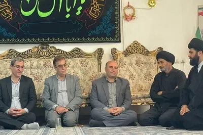دیدار فرماندار خرم آباد با خانواده 6 شهید جنگ تحمیلی 12 روزه در خرم آباد