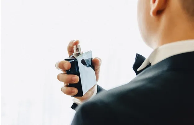 معرفی 5 عطر خاص و محبوب مردانه برای هدیه دادن