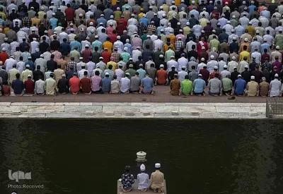اقامه نماز جماعت ملل مسلمان در ماه رمضان 