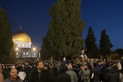 Des milliers de Palestiniens à Al-Aqsa pour la prière de l'aube