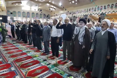 اقامه نماز جمعه ساری با امامت آیت الله محمد باقر لائینی