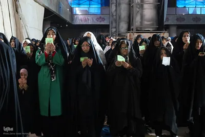 اقامه نماز عید فطر در مصلای اصفهان