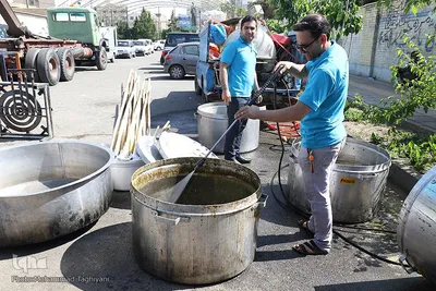 پخت و توزیع بیست تُن آش نذری درکرج