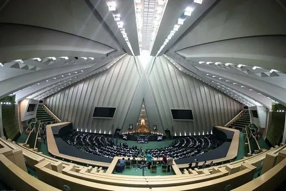 قدردانی نمایندگان مجلس از مواضع اخیر رهبر انقلاب در برابر آمریکا