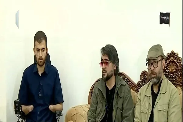 سعید نجاتی «سیمرغ فجر» را به جانباز لانچر اهدا کرد