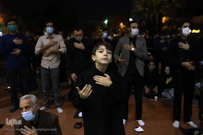 Muslime begehen die Nacht der Bestimmung auf dem Palästina-Platz