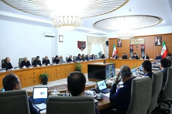 تلاش دشمن برای تطهیر چهره افراد فاسد