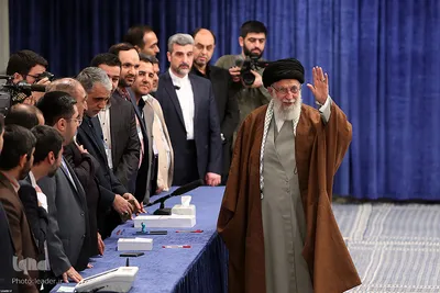 حضور رهبر معظم انقلاب در پای صندوق رأی