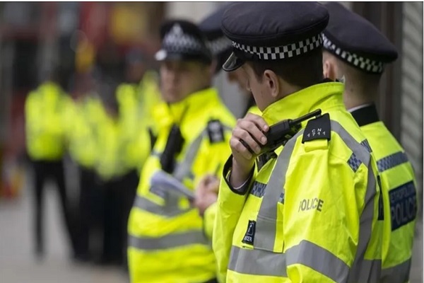 Arrestation de 12 extrémistes britanniques pour avoir menacé un événement islamique