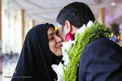 مراسم استقبال از مختار دهقان نفر دوم مسابقات بین اللملی قرائت قرآن کریم در مالزی با حضور جمعی از اساتید قرآنی عصر امروز 23 اردیبهشت ماه در فرودگاه شهید هاشمی نژاد مشهد برگزار شد .