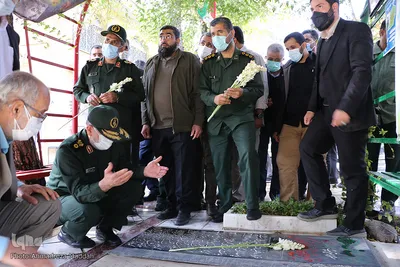 حضور فرمانده سپاه قدس در گلزار شهدای شیراز‎‎