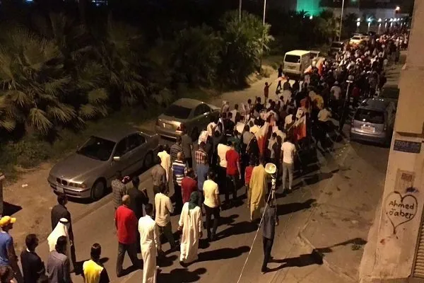 Bahreyn halkından Al Halife'ye karşı geniş çaplı gösteri
