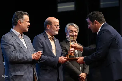 آیین اعطای تندیس ملی فداکاری دانشجویان ایران