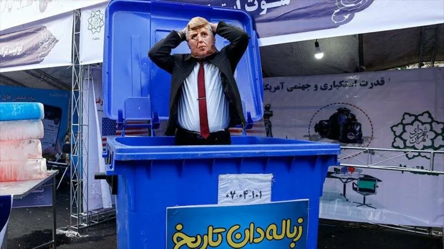 Los iraníes se burlan de Trump en marcha del Día del Estudiante