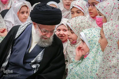 جشن تکلیف دختران دانش‌آموز در حسینیه امام خمینی(ره)