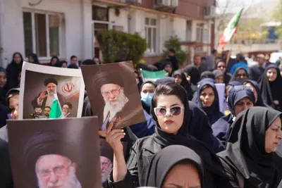 اجتماع کادر بهداشت و درمان لرستان در اعلام انزجار از حملات آمریکا و اسرائیل به مراکز درمانی کشور