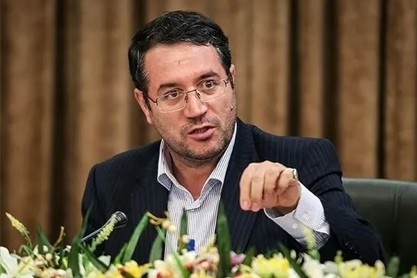 وظیفه مسئولان حل مشکلات است نه مطرح ساختن آن‌ها