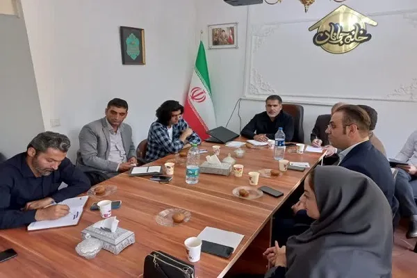 وجود جوانان امیدوار جامعه را در مسیر تعالی قرار می‌دهد