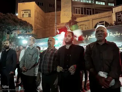 ایستاده در خیابان برای خونخواهی رهبر شهید انقلاب در اهر 
