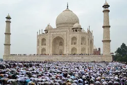 তাজমহলে বহিরাগতরা নামাজ পড়তে পারবে না: আদালত