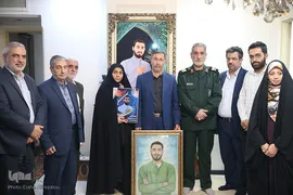 دیدار جامعه قرآنی با خانواده شهید آرمان علی‌وردی